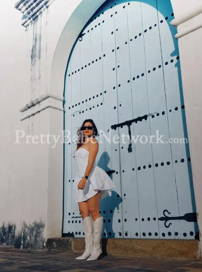 Venezuelan Traveler Carmen Exclusive Female Escort at Greater Noida